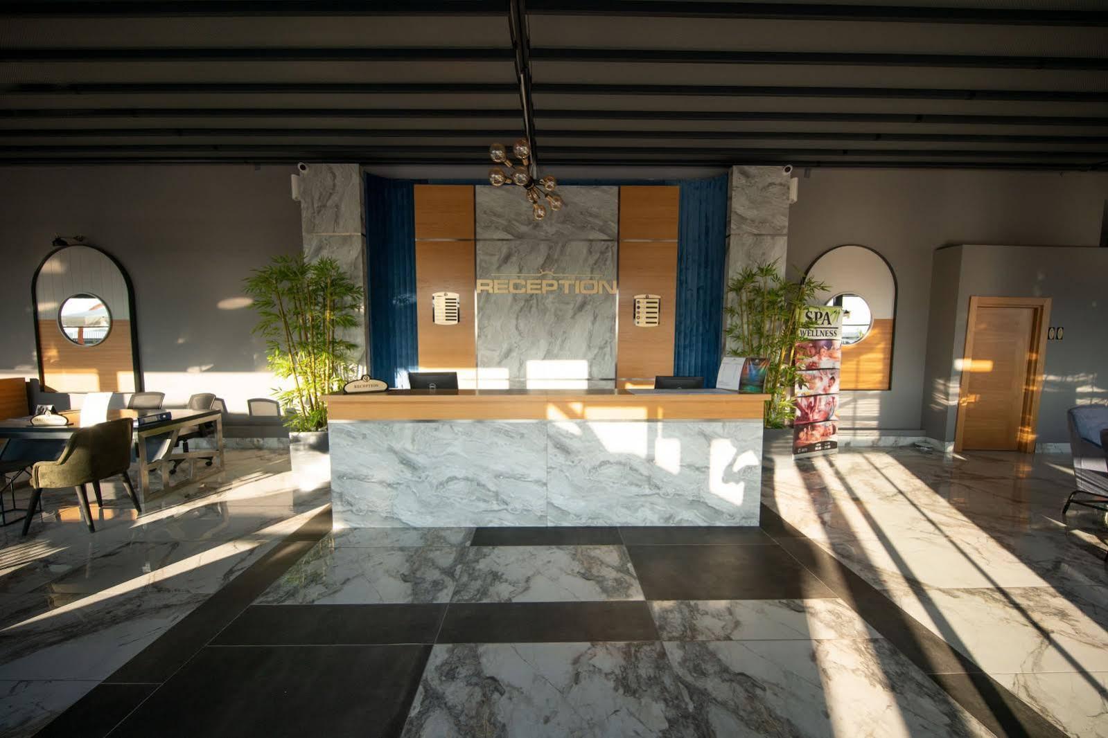 Attalos Smart Lara Star Hotel Antalya Eksteriør billede